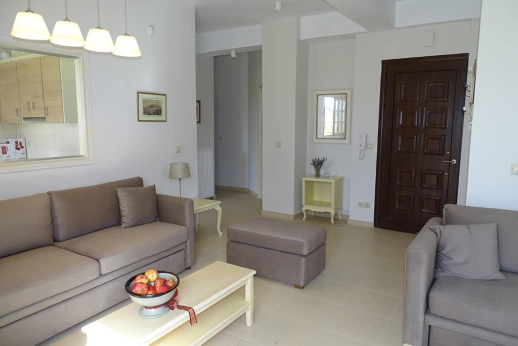 New, Modern, Bright And Independent Apartment 83 M2, With Garden, 5Min To The Beach And The City Center Kalamata Exterior foto