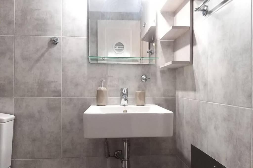 New, Modern, Bright And Independent Apartment 83 M2, With Garden, 5Min To The Beach And The City Center Kalamata Exterior foto