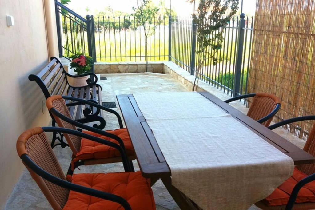 New, Modern, Bright And Independent Apartment 83 M2, With Garden, 5Min To The Beach And The City Center Kalamata Exterior foto
