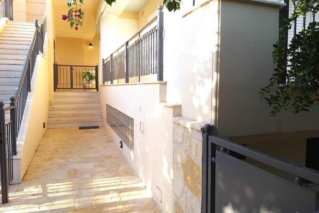 New, Modern, Bright And Independent Apartment 83 M2, With Garden, 5Min To The Beach And The City Center Kalamata Exterior foto